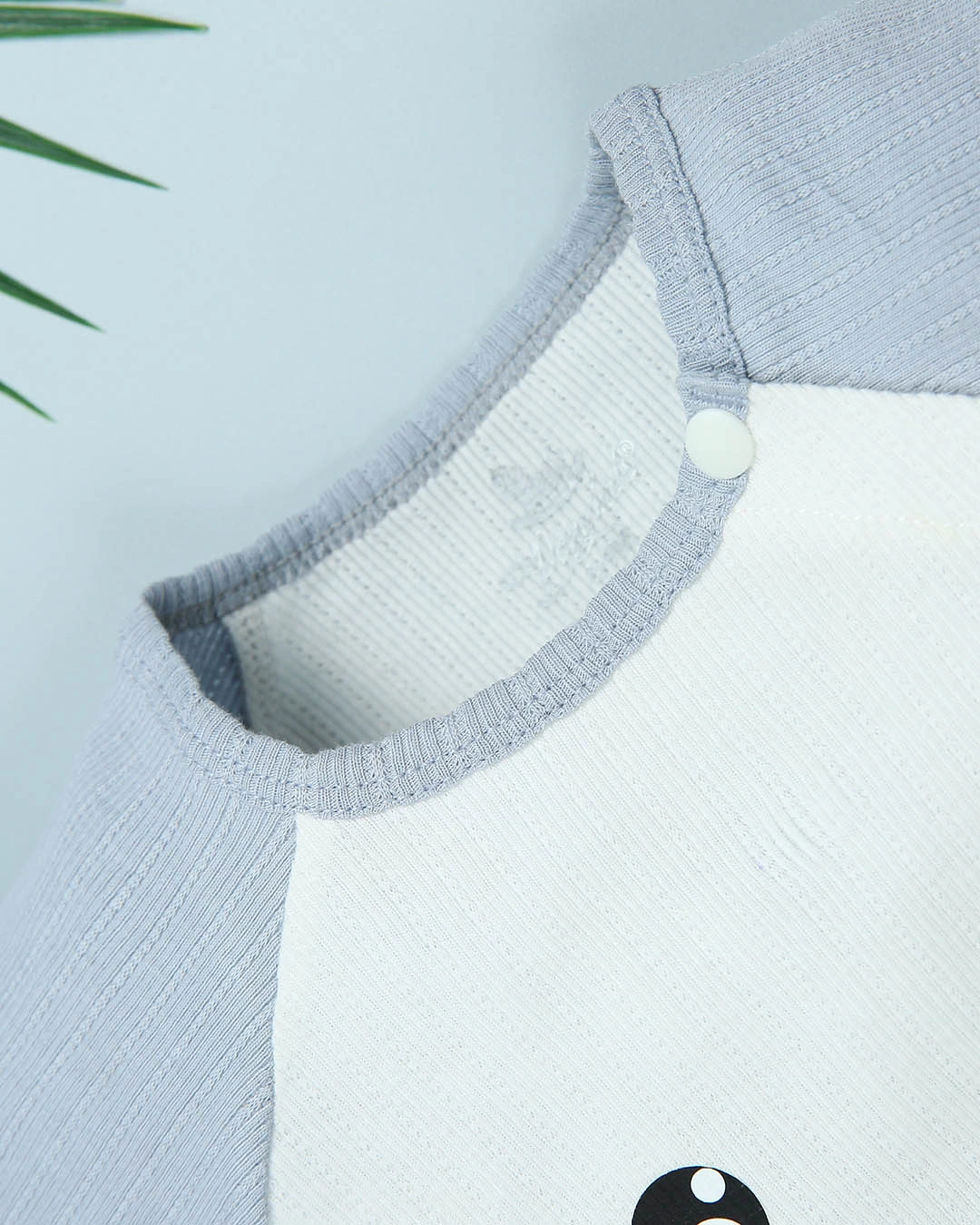 Bodysuit bé trai Pony Kids in chim cánh cụt màu trắng - xanh 3