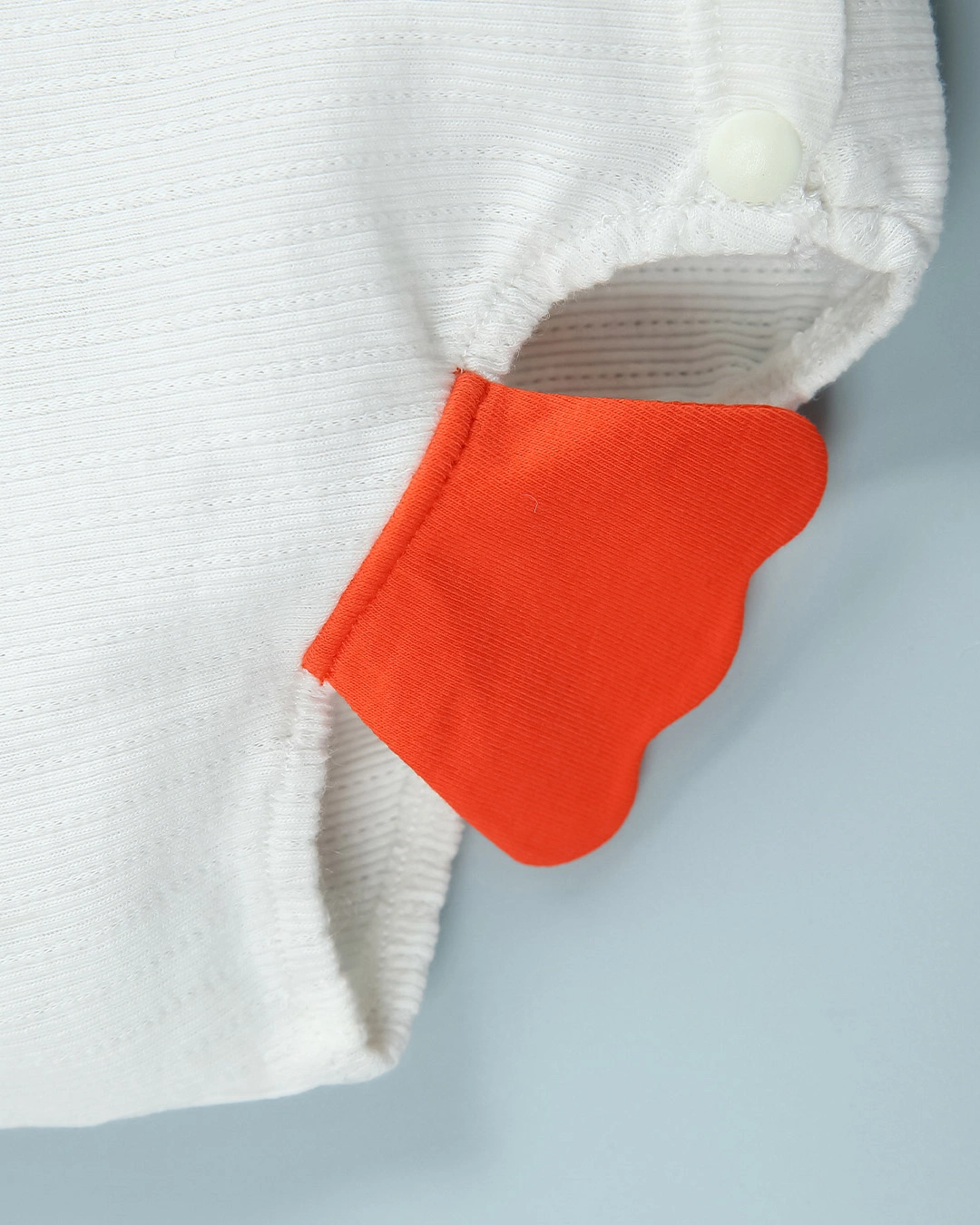 Bodysuit bé trai Pony Kids in chim cánh cụt màu trắng - be 5