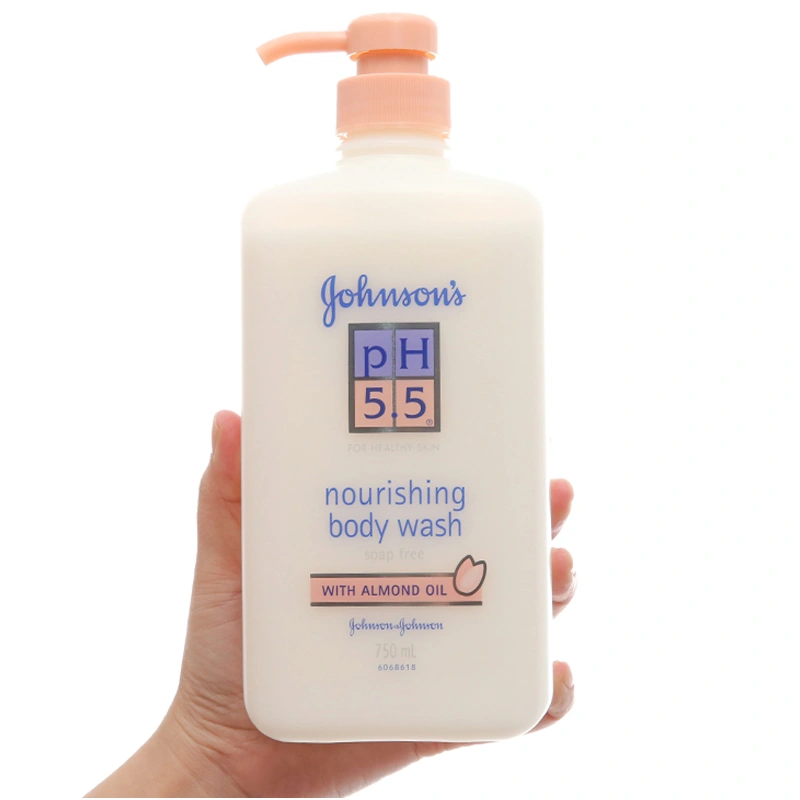 Sữa tắm Johnson's pH 5.5 dưỡng thể hương dịu nhẹ 750 ml 3
