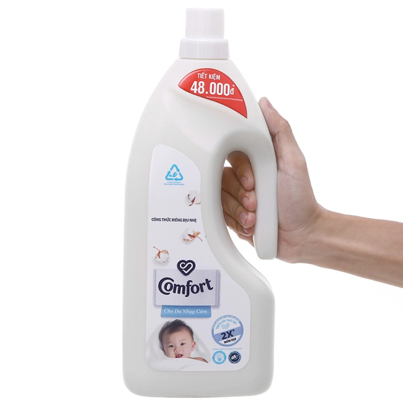 Nước xả quần áo cho bé Comfort cho da nhạy cảm hương phấn dịu nhẹ túi 1.8 lít 8