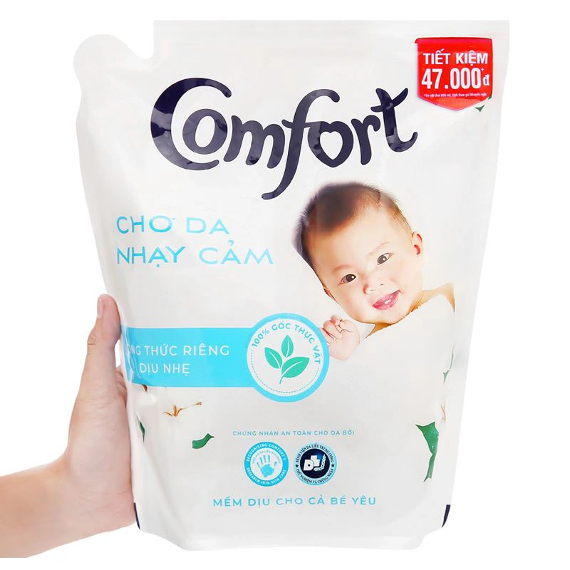 Nước xả quần áo cho bé Comfort cho da nhạy cảm hương phấn dịu nhẹ túi 1.8 lít 12