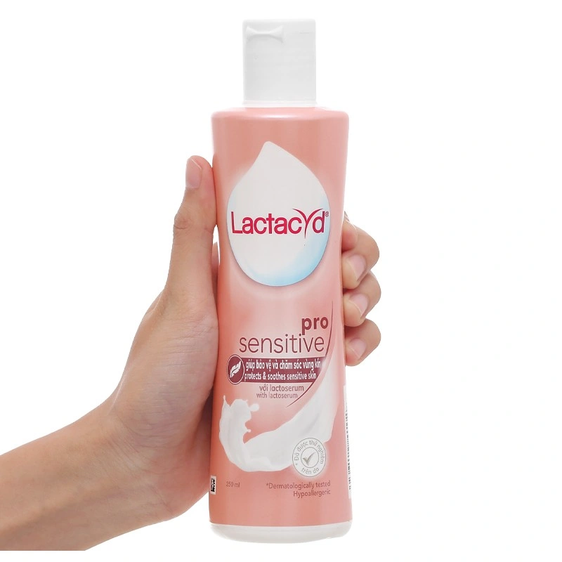 Dung dịch vệ sinh phụ nữ Lactacyd Pro Sensitive hương dịu nhẹ 250 ml 3