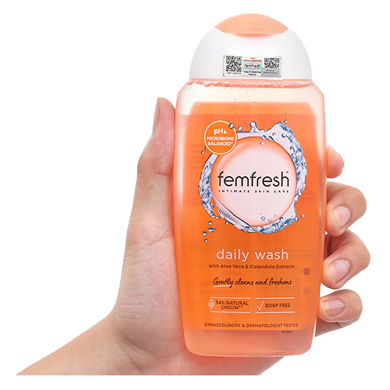 Dung dịch vệ sinh phụ nữ Femfresh Ultimate Care Soothing Wash hương hoa cúc 250 ml 6