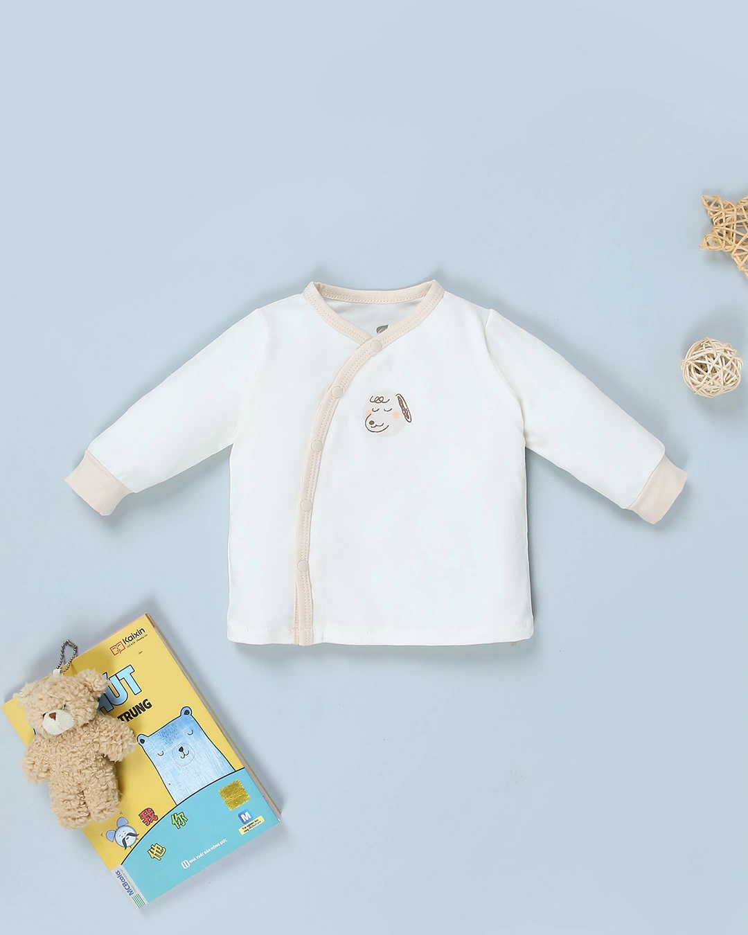 Bộ tay dài cài lệch Lullaby NH973R màu trắng - be 2