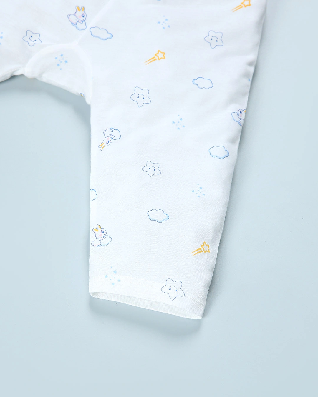 Bộ tay dài in hình thỏ IQ Baby màu trắng 10