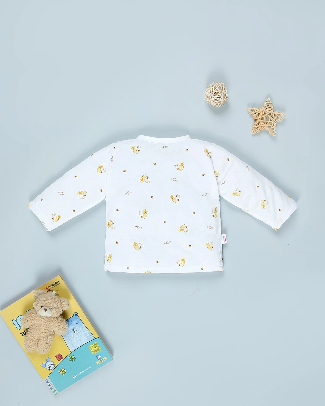 Bộ tay dài in hình sóc IQ Baby màu trắng 3