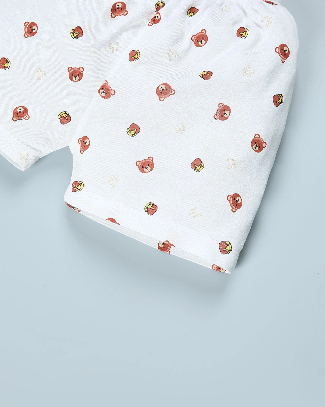 Bộ tay ngắn in hình gấu IQ Baby màu trắng 8