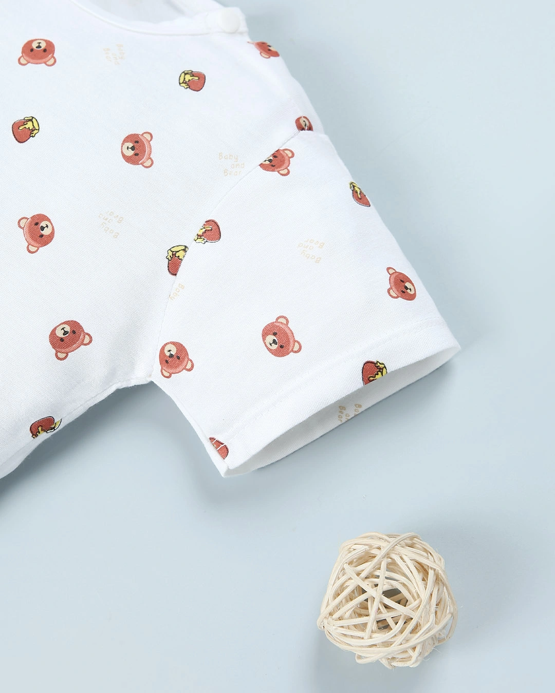 Bộ tay ngắn in hình gấu IQ Baby màu trắng 5