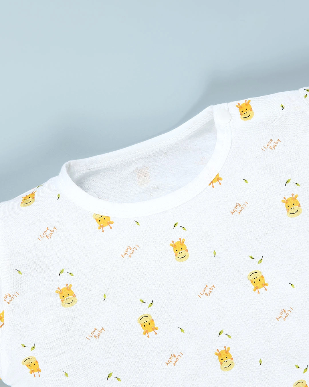 Bộ tay ngắn in hình hươu IQ Baby màu trắng 4