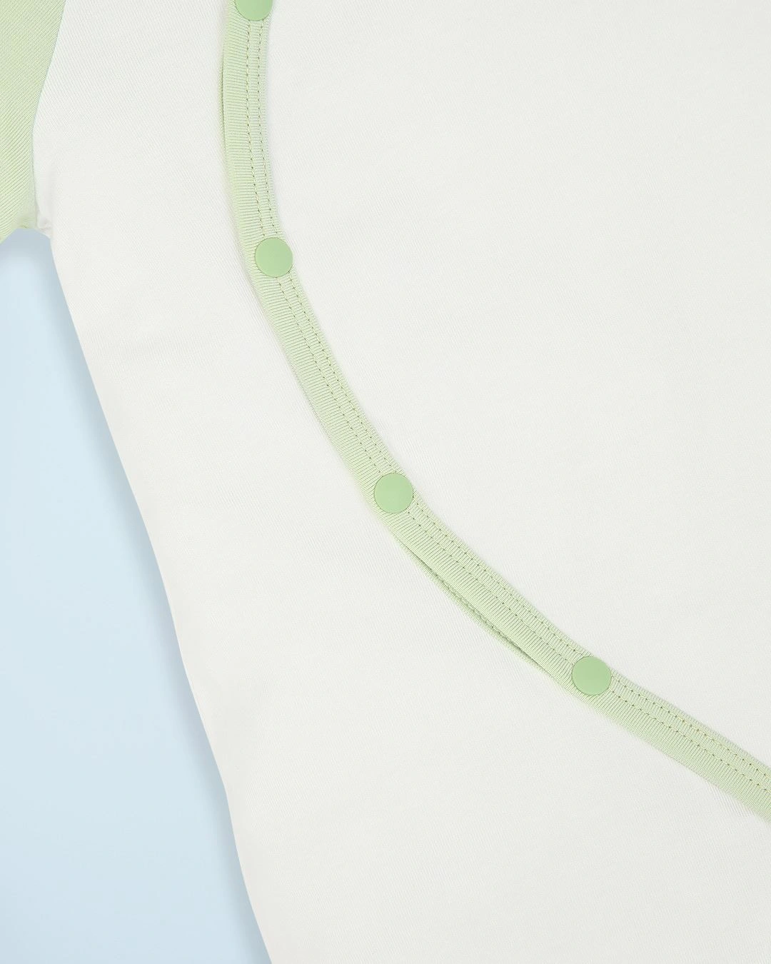 Bodysuit cài chéo La Pomme màu trắng - xanh lá 11