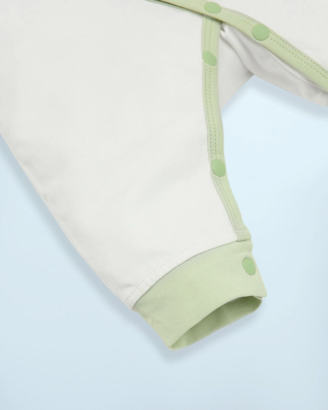 Bodysuit cài chéo La Pomme màu trắng - xanh lá 9