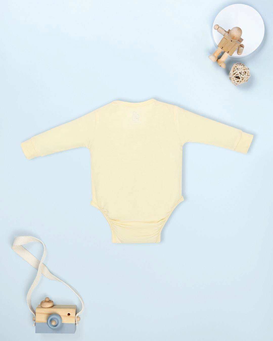 Bodysuit cài chéo dễ thương La Pomme màu trắng 13