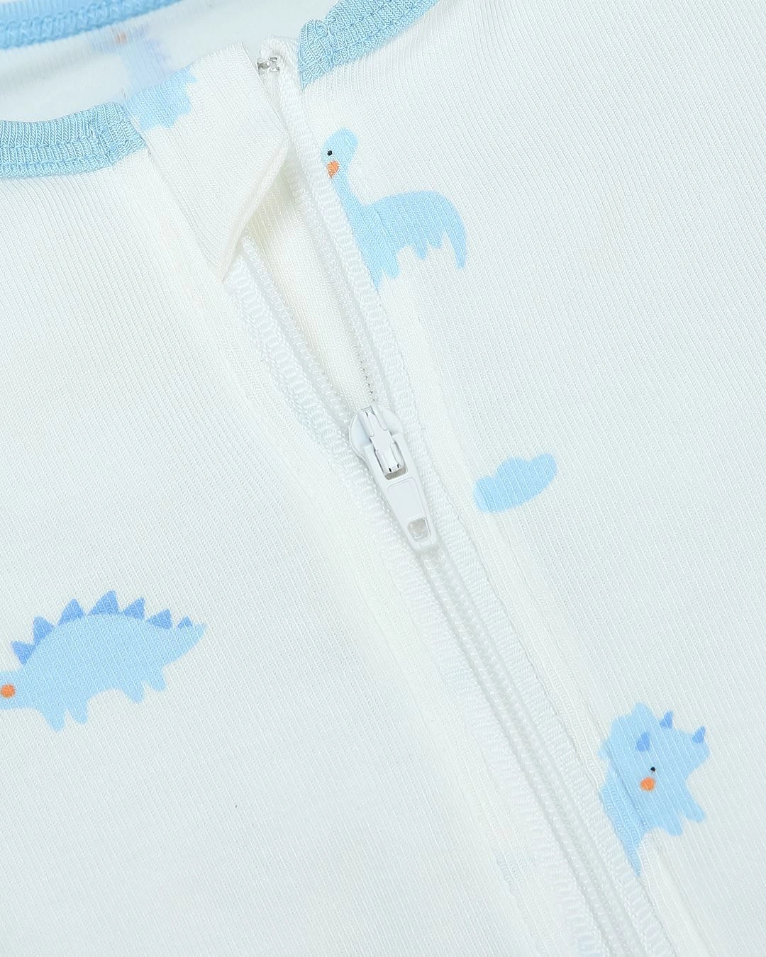 Nhộng chũn có khóa Lullaby NH756R 1 - 3 tháng màu trắng - hồng 10