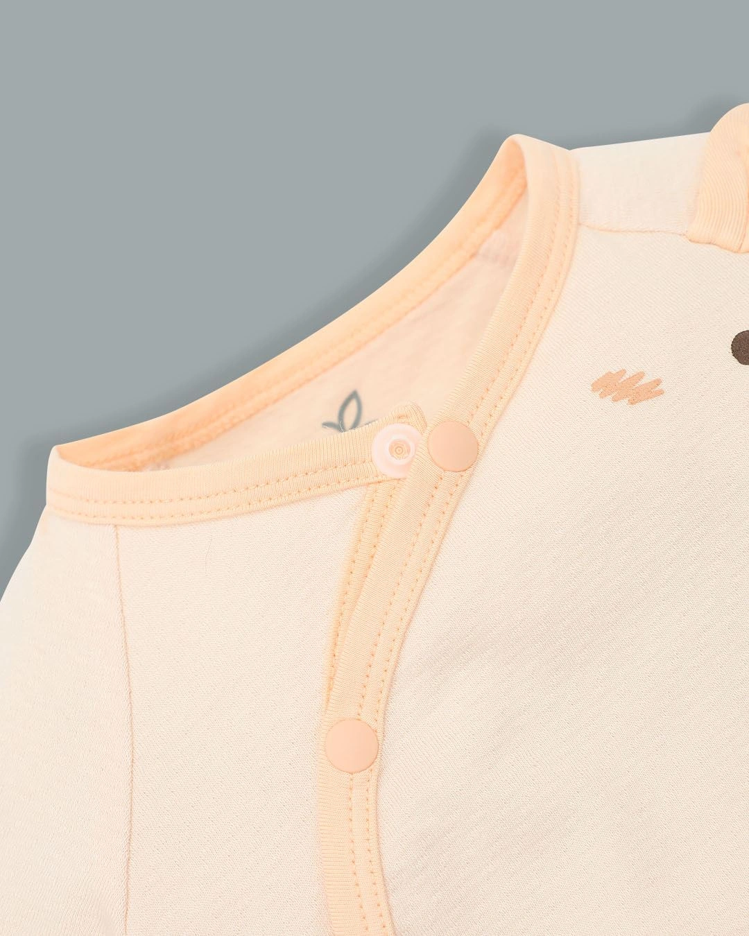 Bodysuit cài chéo tai thỏ xinh xắn La Pomme màu be 6