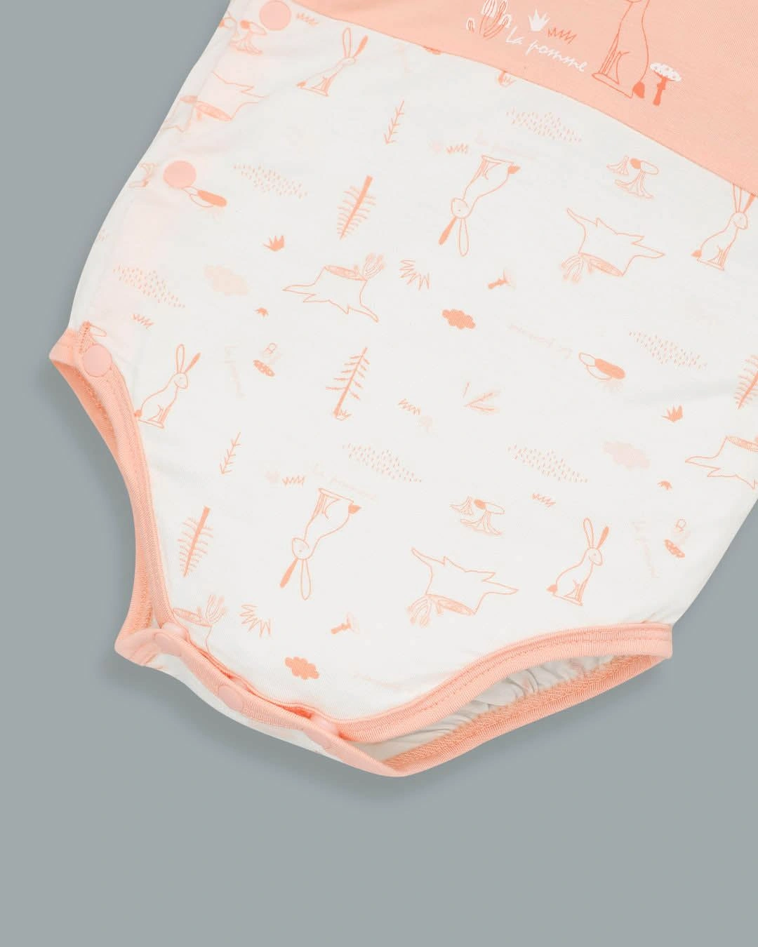 Bodysuit cài chéo thỏ con La Pomme màu hồng - trắng 9