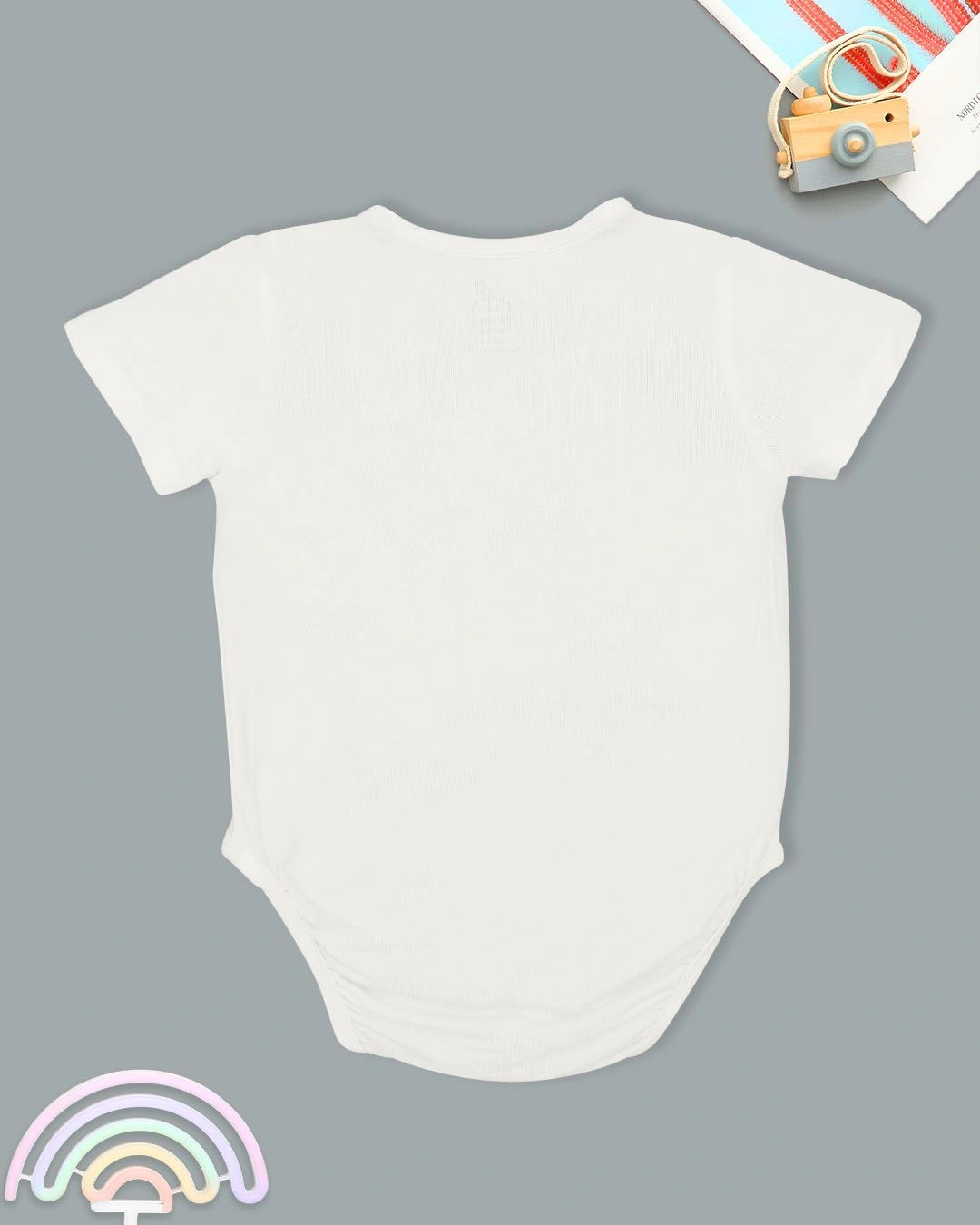 Bodysuit cài chéo gấu con La Pomme màu trắng 5