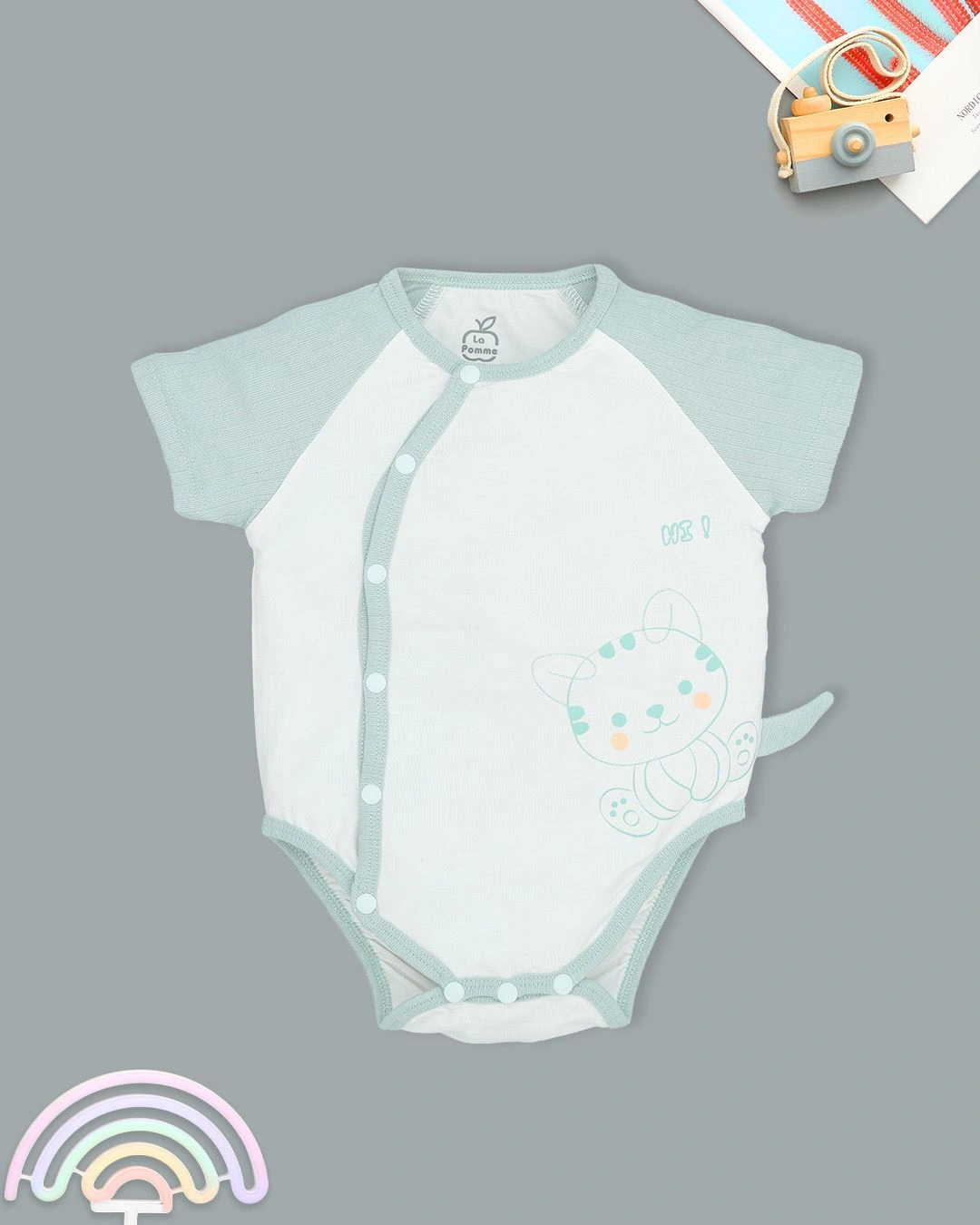 Bodysuit cài chéo xin chào người bạn đáng yêu La Pomme màu trắng - xanh mint 3