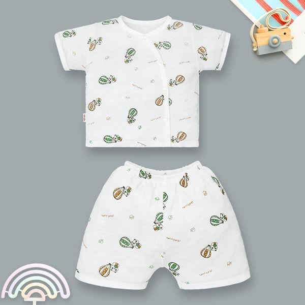 Bộ tay ngắn cài lệch in hình khinh khí cầu IQ Baby màu trắng 1