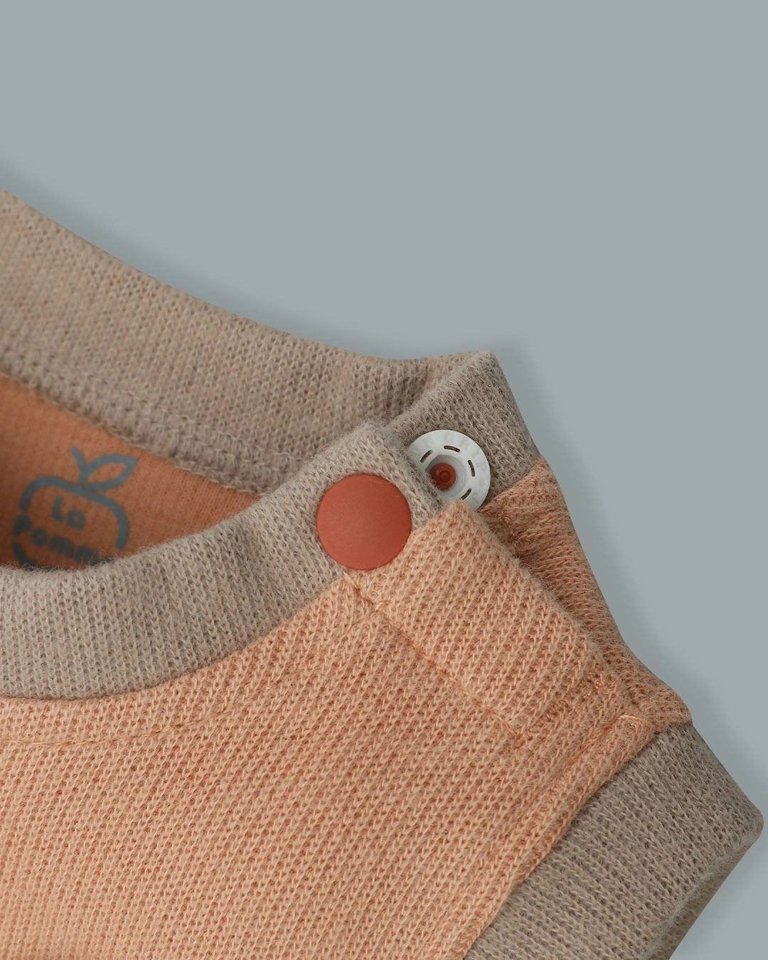 Áo khoác gile cho bé La Pomme màu cam 8