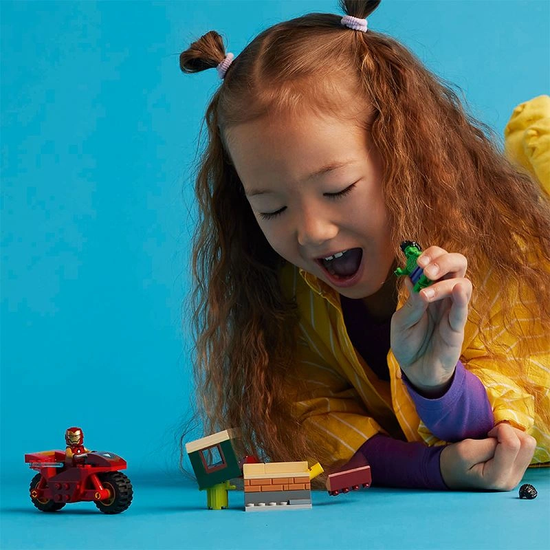 Đồ chơi lắp ráp xe máy của Iron Man và người khổng lồ Lego Marvel 76287 9