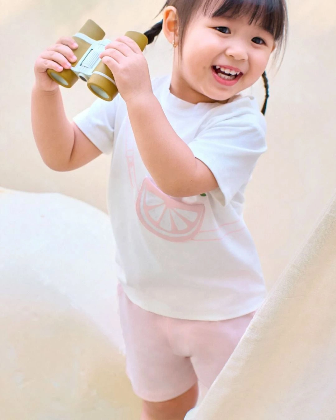 Bộ tay ngắn bé gái La Pomme túi trái cây màu trắng - hồng 2