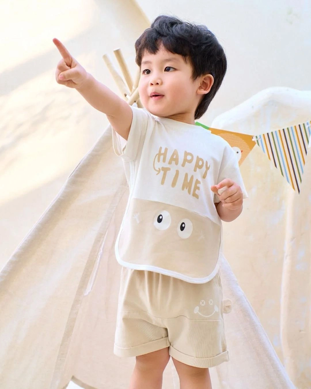 Bộ tay ngắn bé trai La Pomme in happy time màu trắng - be 2