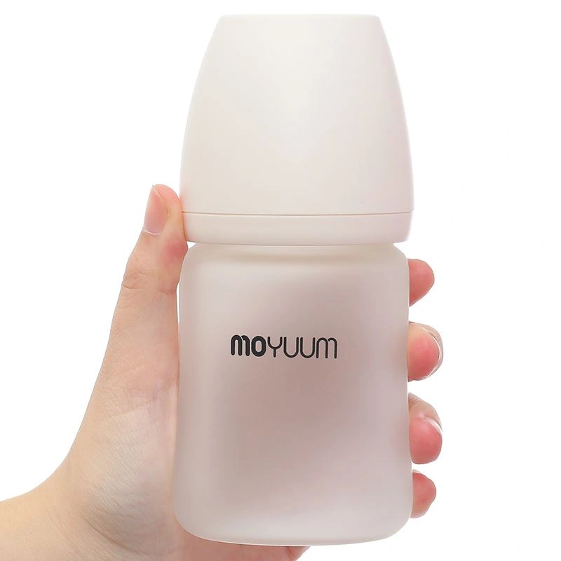 Bình sữa thủy tinh tráng silicone Moyuum cổ rộng 240 ml (từ 2 tháng) 19