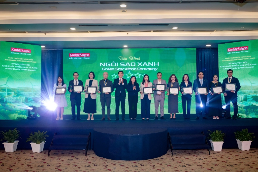 MWG Duoc Vinh Danh “Ngoi Sao Xanh” Tai Dien Dan Phat Trien Ben Vung 2025