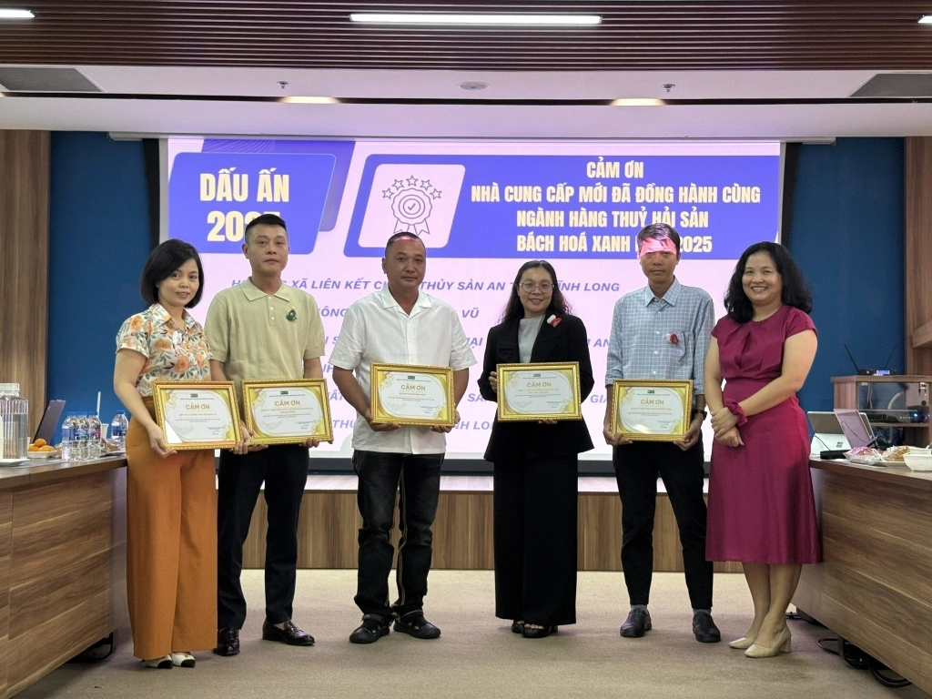 Le Vinh Danh Nha Cung Cap Va Tai Ky Hop Dong - Nganh Hang Thuy Hai San Bach Hoa Xanh