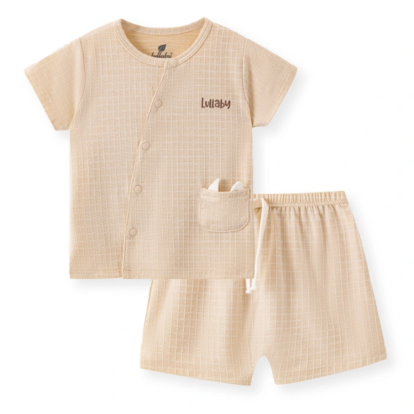 Bộ tay ngắn cài lệch kẻ caro Lullaby NH442N màu nâu be 1