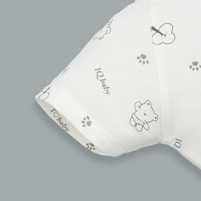 Áo tay ngắn cài chéo in gấu IQ Baby màu trắng 4