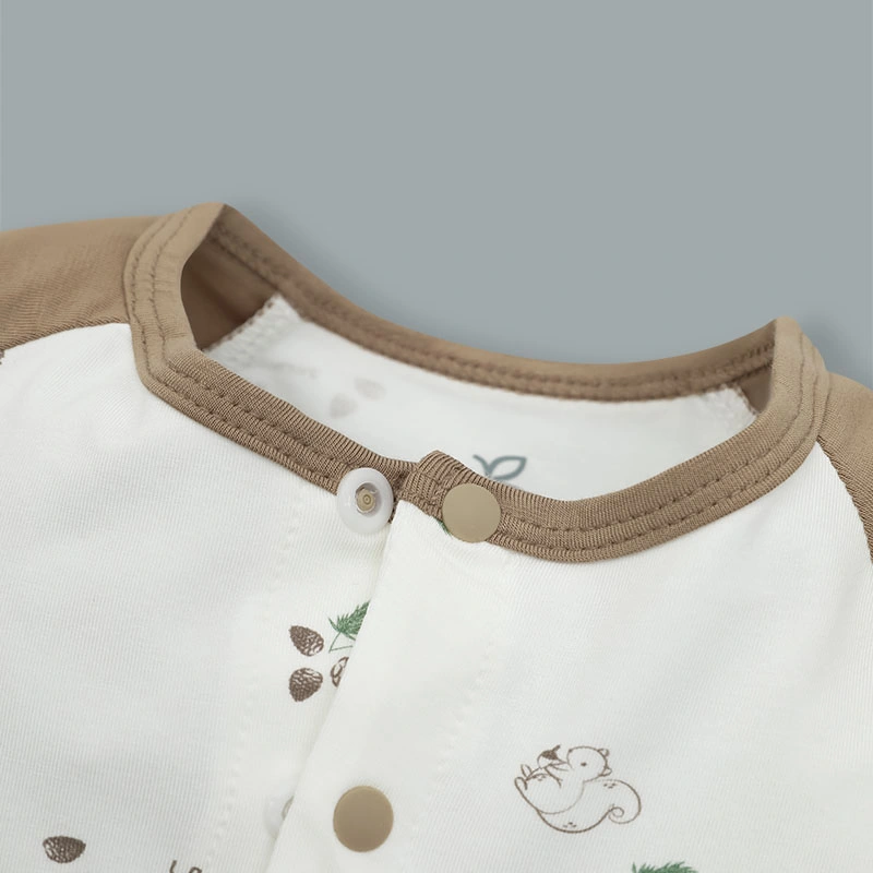 Bodysuit cài giữa La Pomme phối tay raglan họa tiết sóc nhí màu trắng - nâu 5