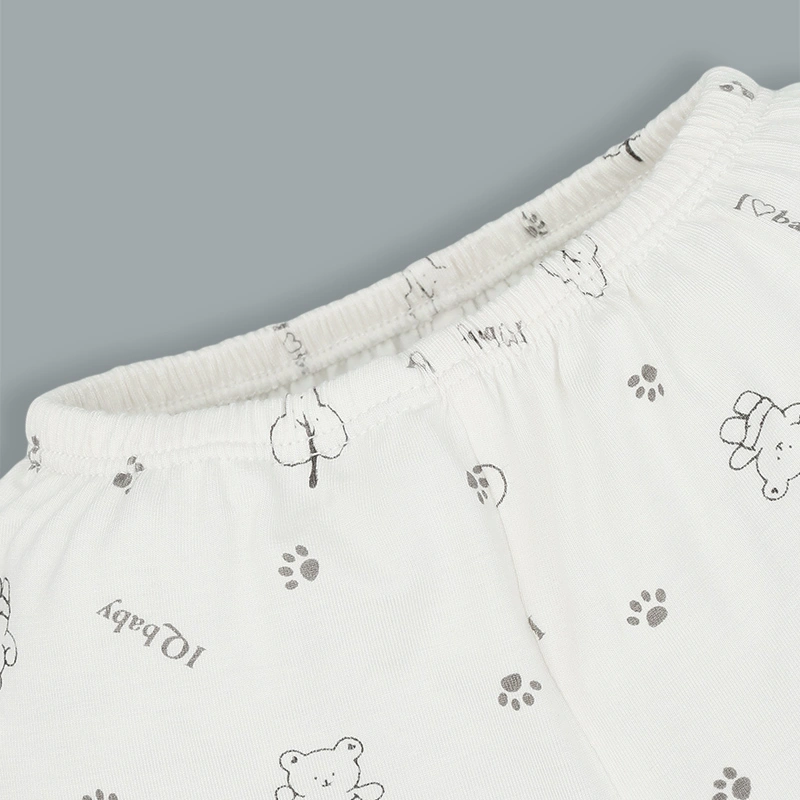 Quần ngắn in gấu IQ Baby màu trắng 2