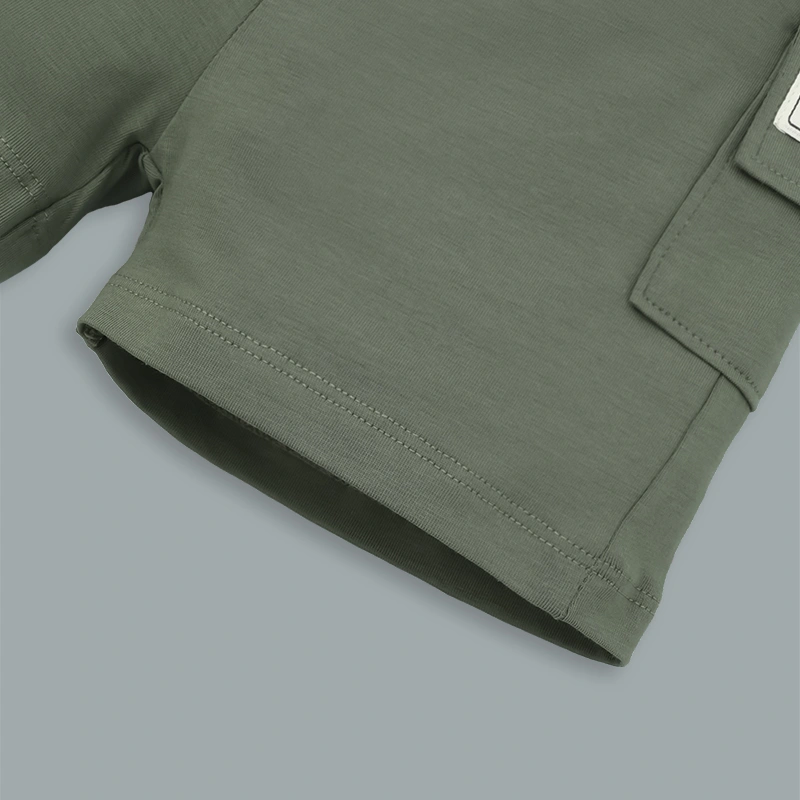 Bộ tay ngắn bé trai Ualarogo UR3874 in chữ màu xanh lá 10