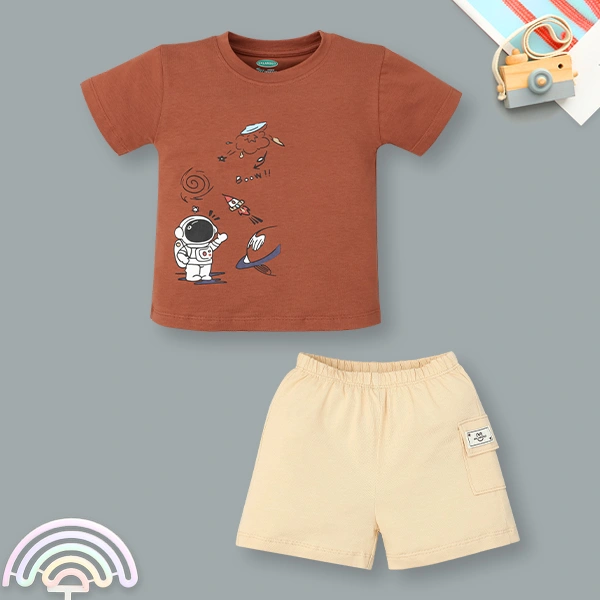 Bộ tay ngắn bé trai Ualarogo UR3874 in vũ trụ màu be 1