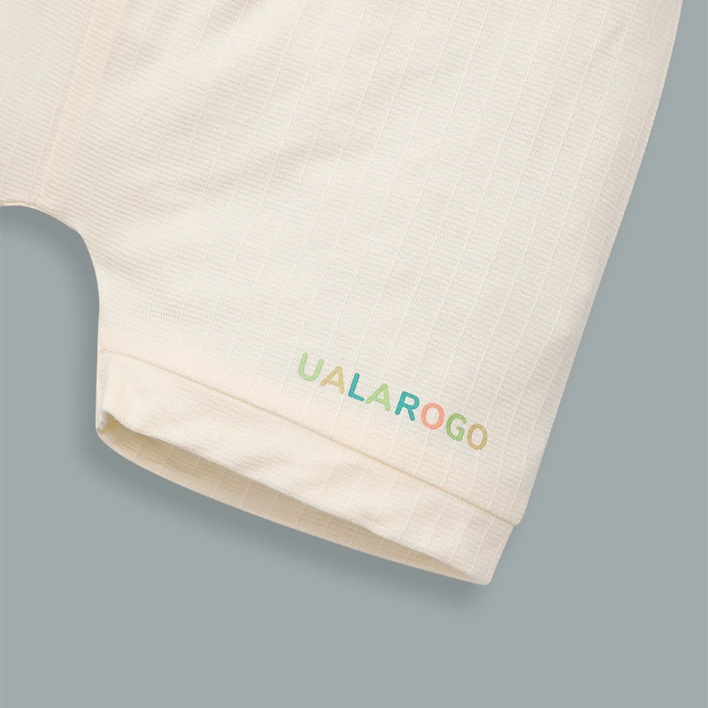 Bộ tay ngắn cài chéo in hình thú Ualarogo UR2188 màu be 12