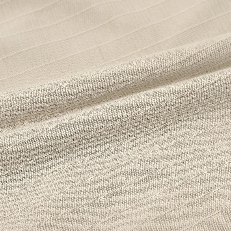 Bộ tay ngắn cài chéo in hình thú Ualarogo UR2188 màu be 26