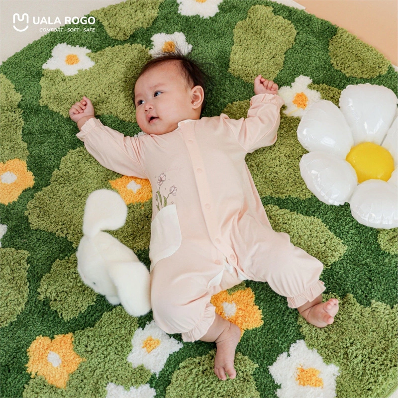 Bodysuit tay dài bé gái petit Ualarogo UR2235 màu trắng 7