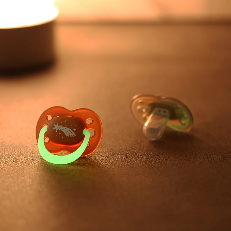 Bộ 2 ti ngậm Tommee Tippee Night Glow (6 - 18 tháng) - Màu ngẫu nhiên 22