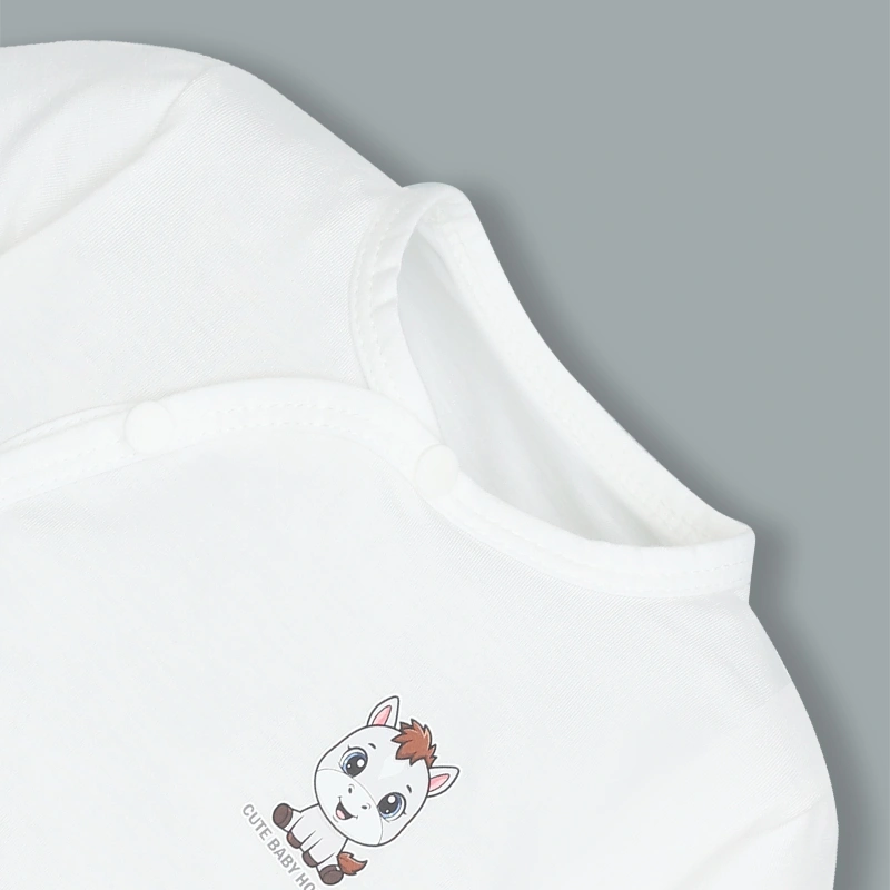 Bộ tay dài cúc bấm chéo quần in ngựa con IQ Baby màu trắng 5