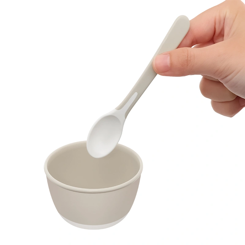 Bộ chén và muỗng ăn dặm Richell T.L.I màu be - trắng 10