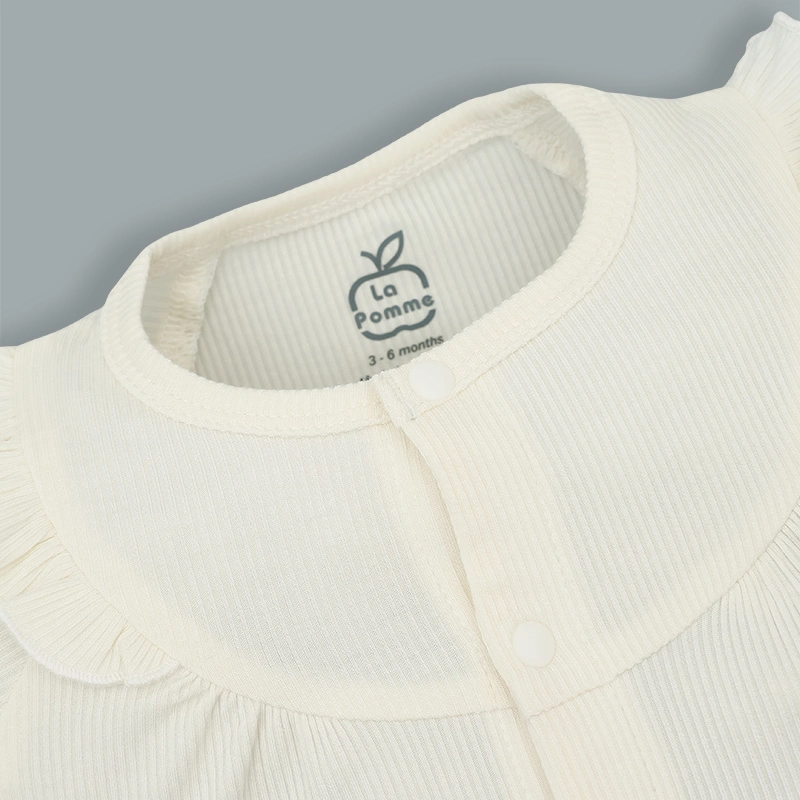 Bodysuit tay ngắn La Pomme bèo nhún tiểu thư điệu đà màu kem 3