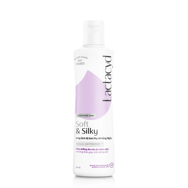 Dung dịch vệ sinh phụ nữ Lactacyd Soft & Silky - Giao bao bì ngẫu nhiên