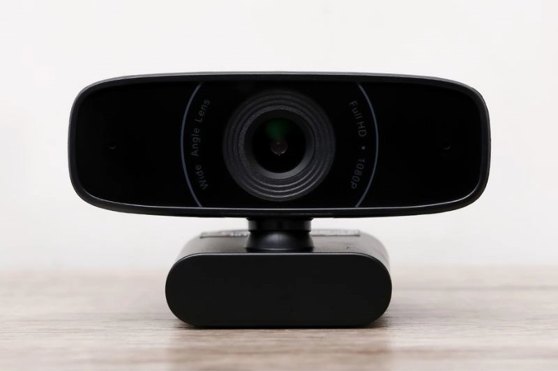 Webcam ASUS có thiết kế nhỏ gọn, hiện đại