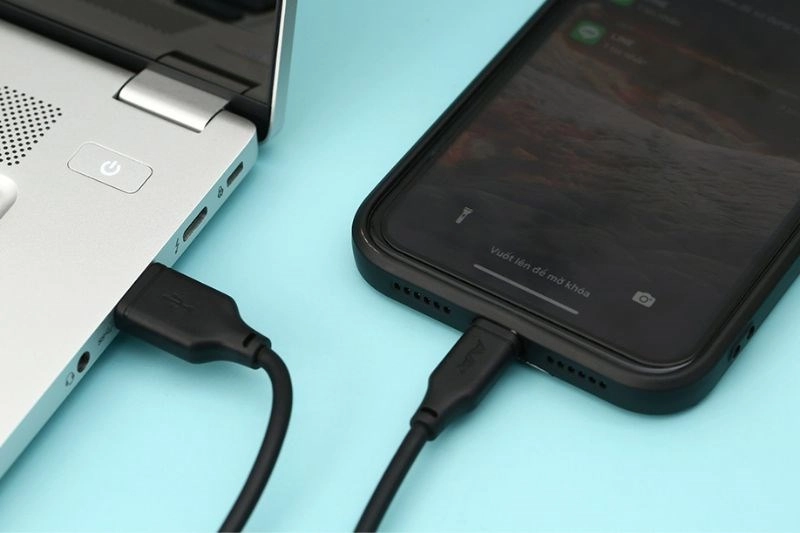 Cáp sạc AVA+ có thể kết nối được với điện thoại, laptop Cáp sạc AVA+ có thể kết nối được với điện thoại, laptop