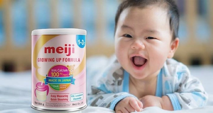 Sữa bột Meiji Growing Up Formula 800g cho bé 1 - 3 tuổi