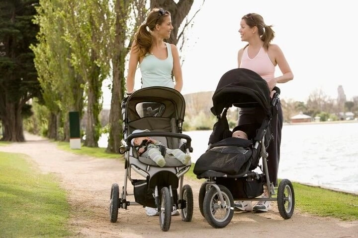 Xe đẩy cho bé ra đời từ rất lâu và trở nên phổ biến cho đến ngày nay