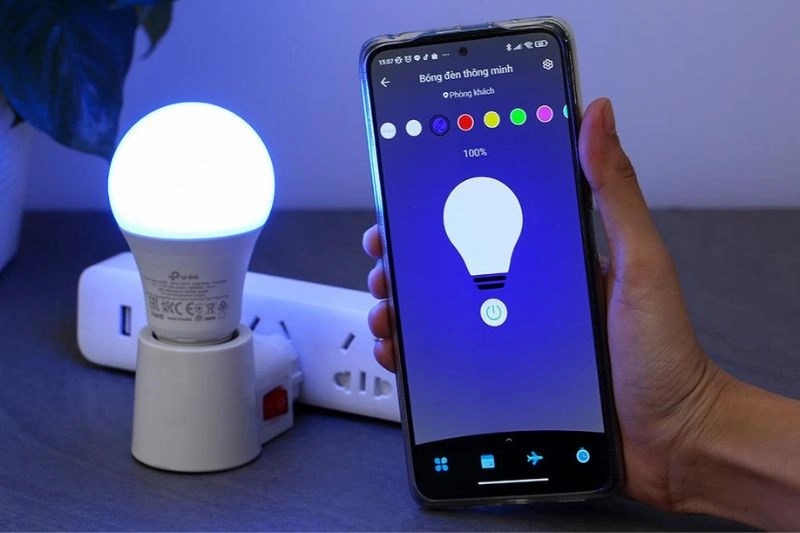 Đèn thông minh được điều khiển bằng wifi Đèn thông minh được điều khiển bằng wifi