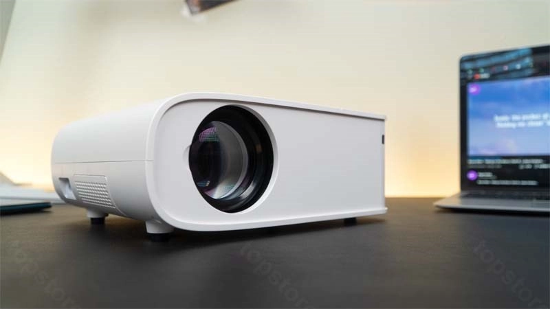 Máy chiếu là thiết bị trình chiếu hình ảnh có cấu tạo phức tạp Máy chiếu là thiết bị trình chiếu hình ảnh có cấu tạo phức tạp