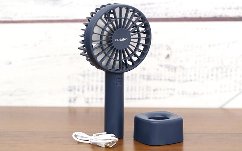 Quạt sạc mini Cosano CF001 tích hợp thiết kế cầm tay và để bàn Quạt sạc mini Cosano CF001 tích hợp thiết kế cầm tay và để bàn